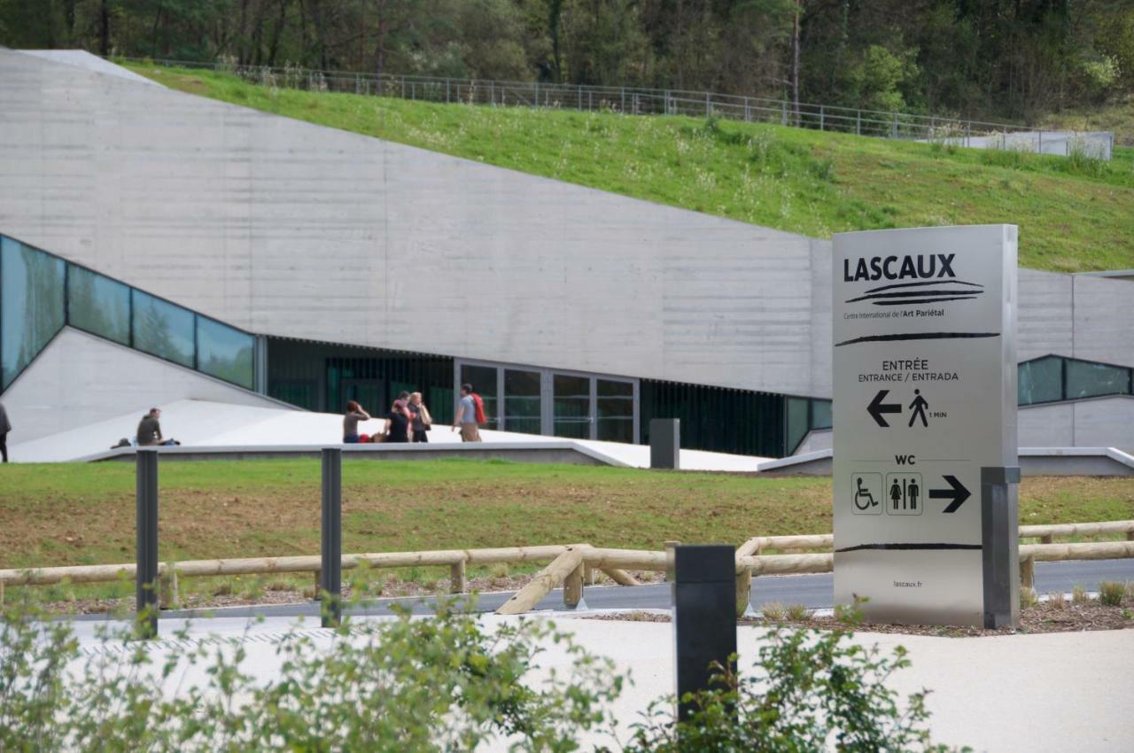 Les Toits De Lascaux Монтиньяк Экстерьер фото